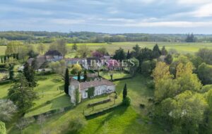 Dordogne-ouest, propriété pleine de charme à vendre