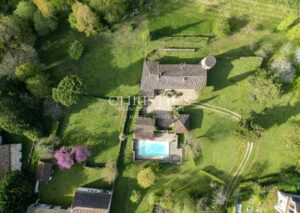 Charmant manoir en pierre avec 5 chambres à 30 minutes de Saint Emilion