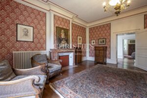 Deux-sévres – Magnificent castle for sale