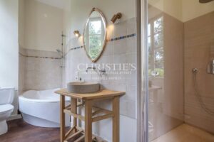 Deux-sévres – Magnificent castle for sale