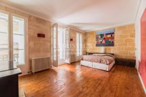 Elegant Family Residence with Garden and Covered Pool in the Prestigious Jardin Public Area of Bordeaux