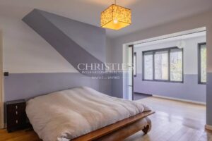 Elegant Family Residence with Garden and Covered Pool in the Prestigious Jardin Public Area of Bordeaux