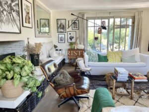 Propriété d’exception les pieds dans l’eau – Élégance et discrétion absolues