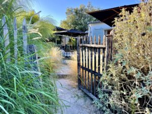 Propriété d’exception les pieds dans l’eau – Élégance et discrétion absolues