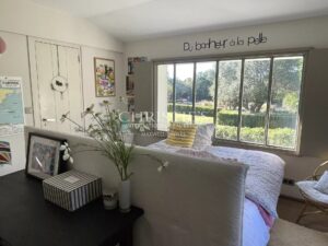 Propriété d’exception les pieds dans l’eau – Élégance et discrétion absolues