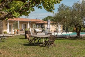 Attractive 3.21 ha vineyard near Bordeaux - Turnkey!