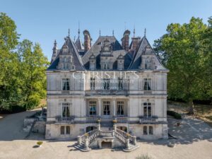 Vente d'un exceptionnel château du 19ème siècle à proximité de Cognac
