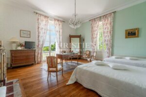 Vente d'un exceptionnel château du 19ème siècle à proximité de Cognac