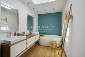 Maison familiale avec extérieur et double garage – Quartier Saint-Augustin