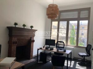 Elégant hôtel particulier en centre-ville avec bureaux