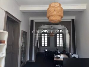 Elégant hôtel particulier en centre-ville avec bureaux