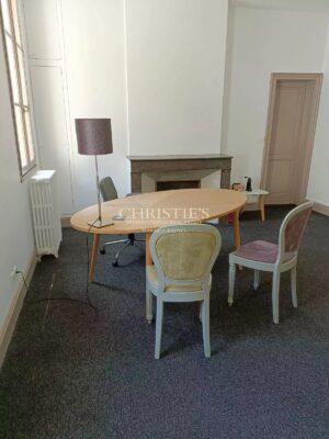 Elégant hôtel particulier en centre-ville avec bureaux