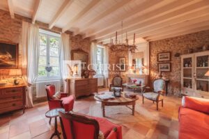 Near Villandrault - Beautiful renovated country home