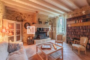 Near Villandrault - Beautiful renovated country home