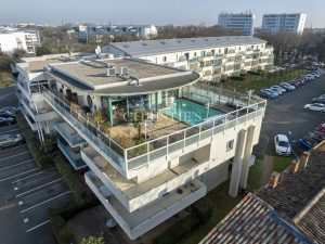 LA ROCHELLE - Appartement DERNIER ETAGE AVEC GRANDE TERRASSE PISCINE - double garage