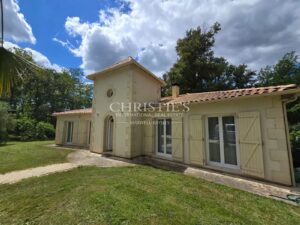 30 min from Bordeaux - Private Domaine with Lake