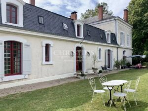 A vendre, manoir 19ème rénové avec maison d’amis