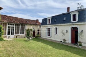 A vendre, manoir 19ème rénové avec maison d’amis