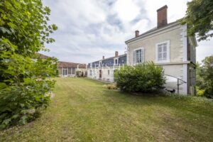 A vendre, manoir 19ème rénové avec maison d’amis