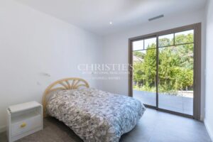 Une Villa d'Exception au Croisement de la Ville d'Hiver et de la Plage Pereire