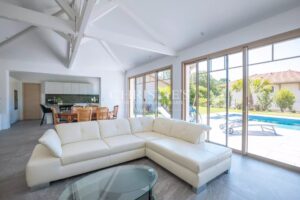 Une Villa d'Exception au Croisement de la Ville d'Hiver et de la Plage Pereire