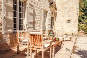 Beau château avec maison d'ami dans la campagne de l'Agenais