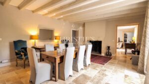 Beau château avec maison d'ami dans la campagne de l'Agenais