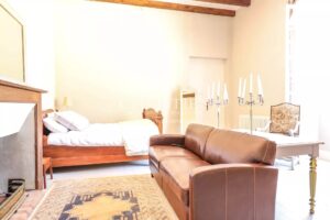 Beau château avec maison d'ami dans la campagne de l'Agenais