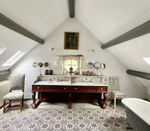 Charming mill house with guesthouse and gardens set in 4.25 hectares between Saumur and Angers