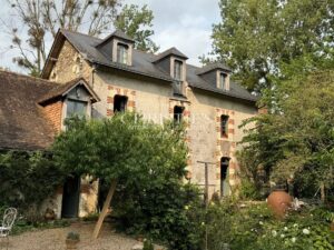 Charming mill house with guesthouse and gardens set in 4.25 hectares between Saumur and Angers