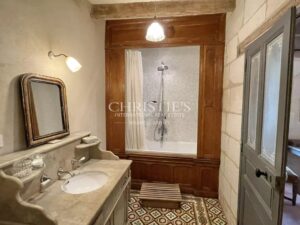 Charming mill house with guesthouse and gardens set in 4.25 hectares between Saumur and Angers