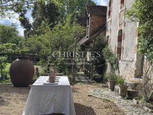 Historic millhouse with guesthouse and gardens, set in 4.25 hectares