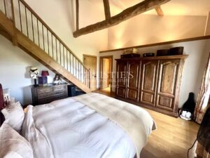 Près de Fezensac - Ferme restaurée avec soin dans un endroit paisible avec vue sur les vallées et les Pyrénées