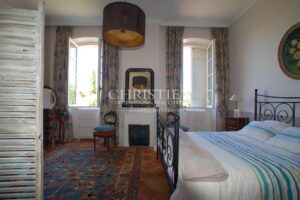 Lovely vineyard - 33 ha of land - 19 ha of vines in organically farmed - beautiful location