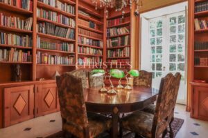 Château érigé au XVIème siècle absolument spectaculaire près de Bordeaux