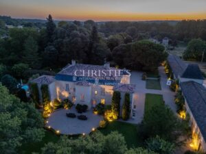 Château érigé au XVIème siècle absolument spectaculaire près de Bordeaux