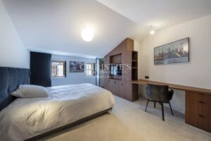 CENTRE-VILLE LA ROCHELLE - Maison d'exception 5 chambres avec jardin et garage