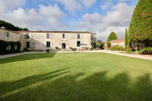 Maxwell-Baynes Christie's logis manoir chateau mer plage forêt france charente-maritime royan saintes rochefort