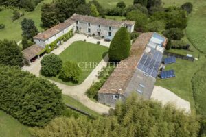 Maxwell-Baynes Christie's logis manoir chateau mer plage forêt france charente-maritime royan saintes rochefort