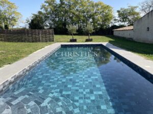 Sumptuous Chartreuse estate with vineyard near Saint-Emilion