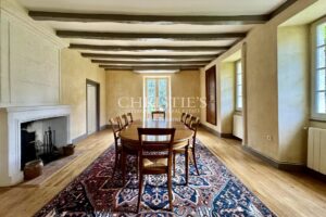 Logis du 16e siècle entièrement rénové avec dépendances et gîte près d'Angoulême