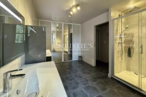 Logis du 16e siècle entièrement rénové avec dépendances et gîte près d'Angoulême