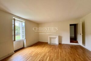 Logis du 16e siècle entièrement rénové avec dépendances et gîte près d'Angoulême