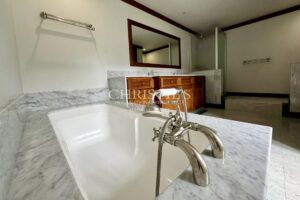 Logis du 16e siècle entièrement rénové avec dépendances et gîte près d'Angoulême