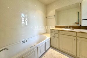 Logis du 16e siècle entièrement rénové avec dépendances et gîte près d'Angoulême