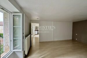 Logis du 16e siècle entièrement rénové avec dépendances et gîte près d'Angoulême