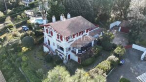 Magnifique villa Gaume avec vue Bassin et grand terrain arboré