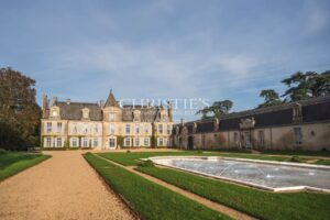 Poitiers - exceptional 18th century castle
