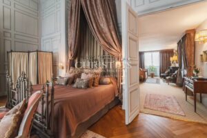 Poitiers - exceptional 18th century castle