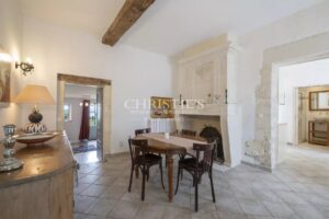 Maxwell-Baynes Christie's logis manoir chateau mer plage forêt france charente-maritime royan saintes rochefort